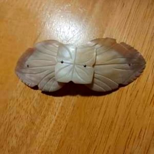 5/$20 Mother Of Pearl Shell Hair Clip
